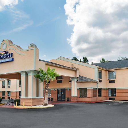 Baymont By Wyndham Hinesville Fort Stewart Area Екстер'єр фото