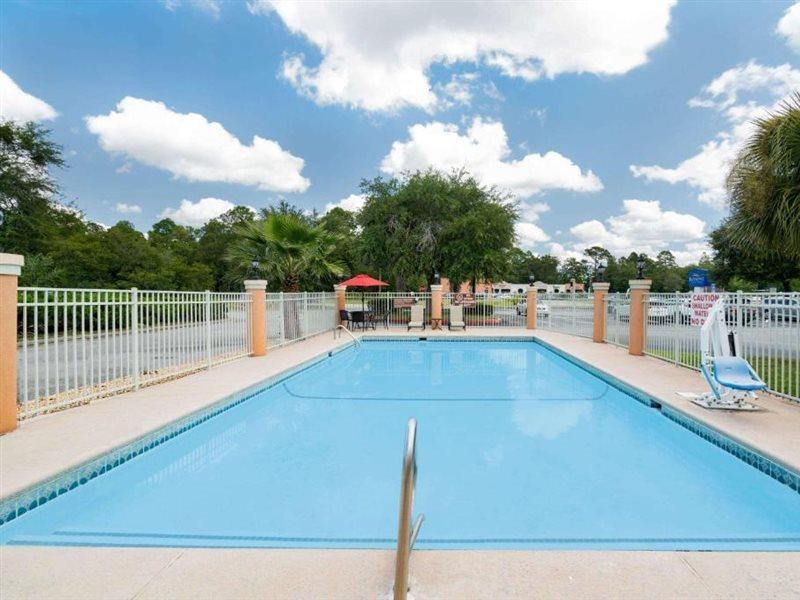Baymont By Wyndham Hinesville Fort Stewart Area Екстер'єр фото