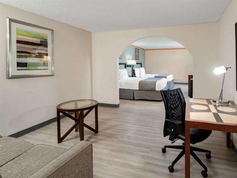 Baymont By Wyndham Hinesville Fort Stewart Area Екстер'єр фото