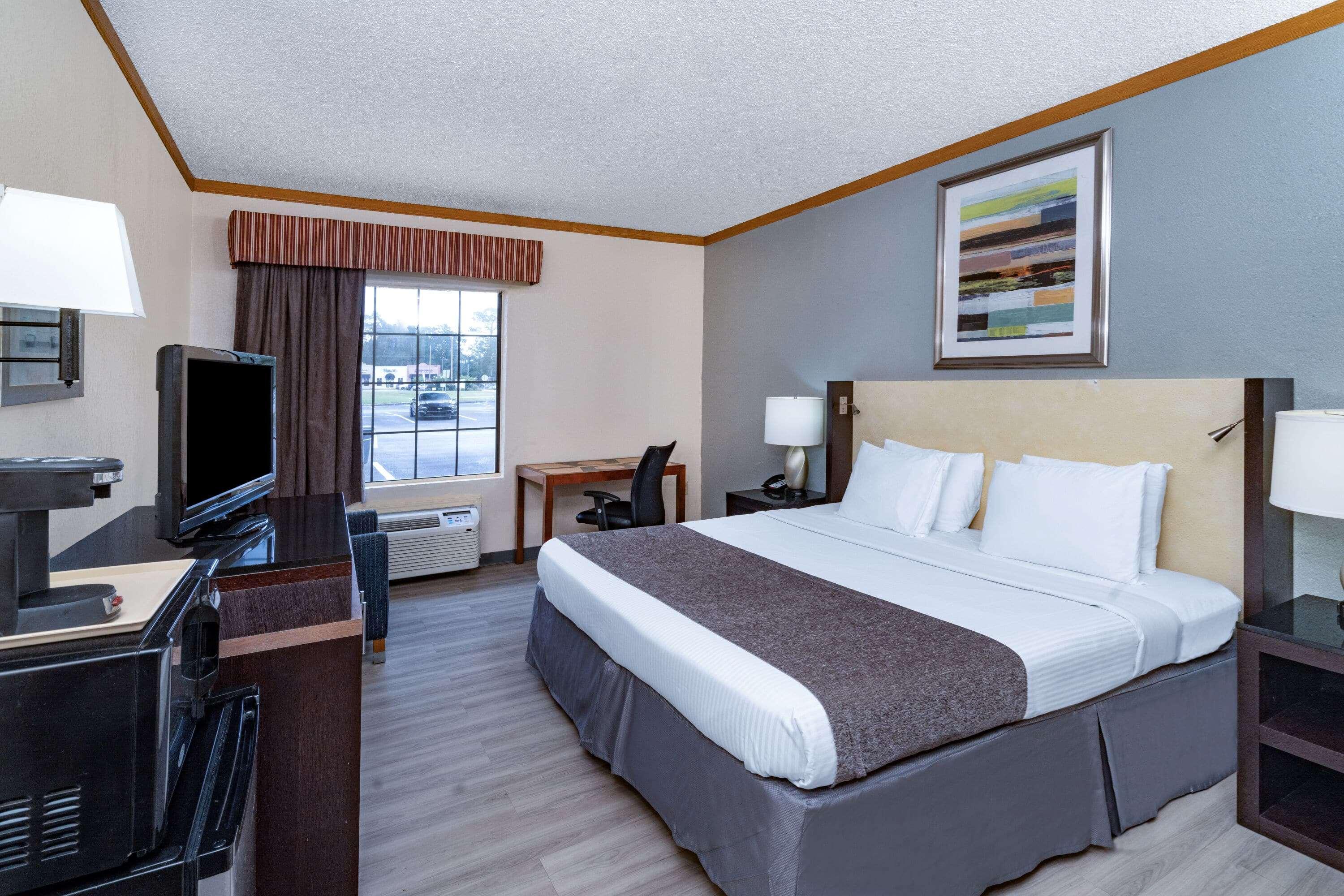 Baymont By Wyndham Hinesville Fort Stewart Area Екстер'єр фото