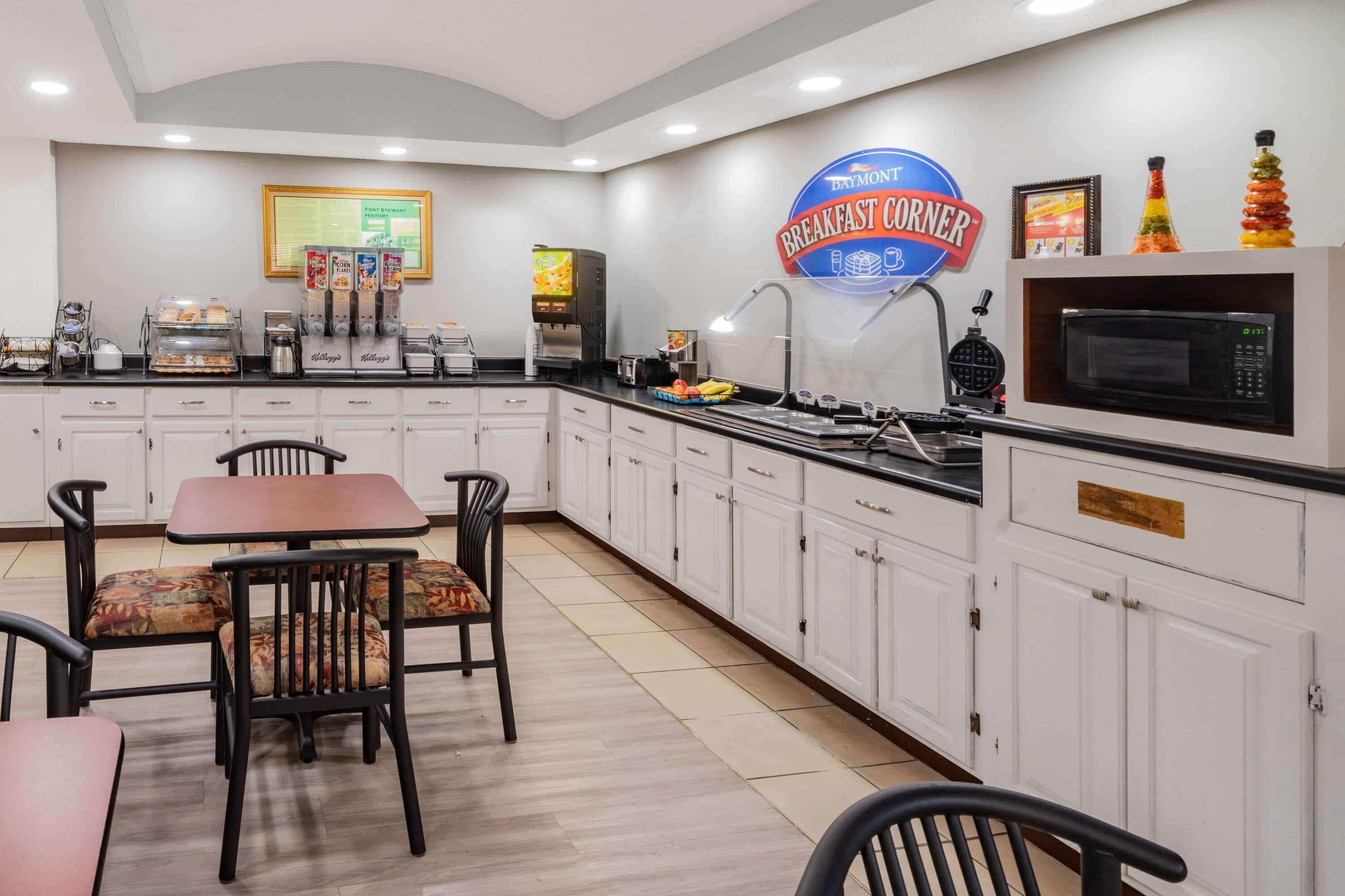 Baymont By Wyndham Hinesville Fort Stewart Area Екстер'єр фото