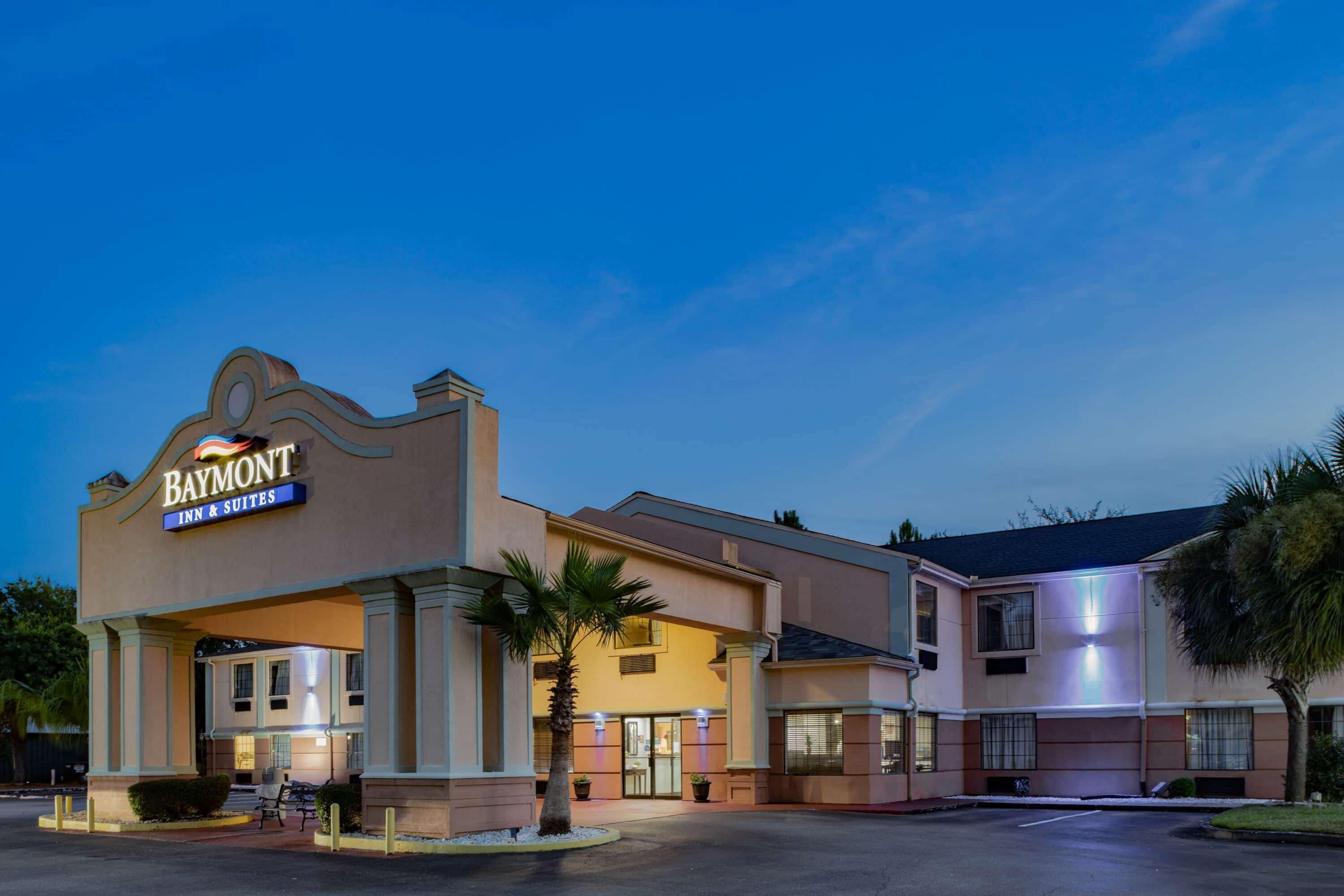 Baymont By Wyndham Hinesville Fort Stewart Area Екстер'єр фото
