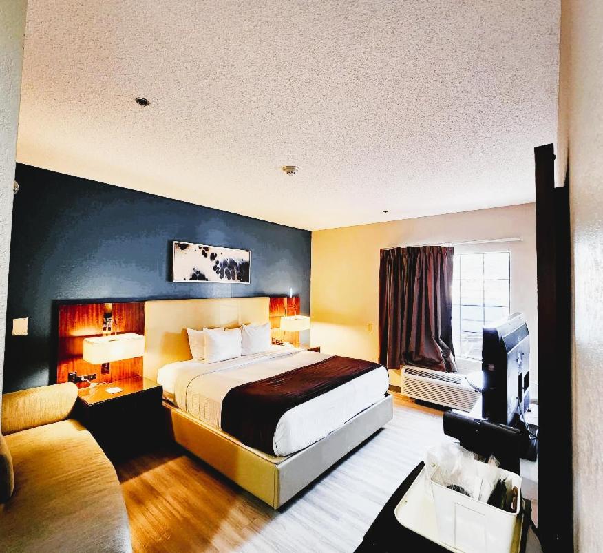 Baymont By Wyndham Hinesville Fort Stewart Area Екстер'єр фото