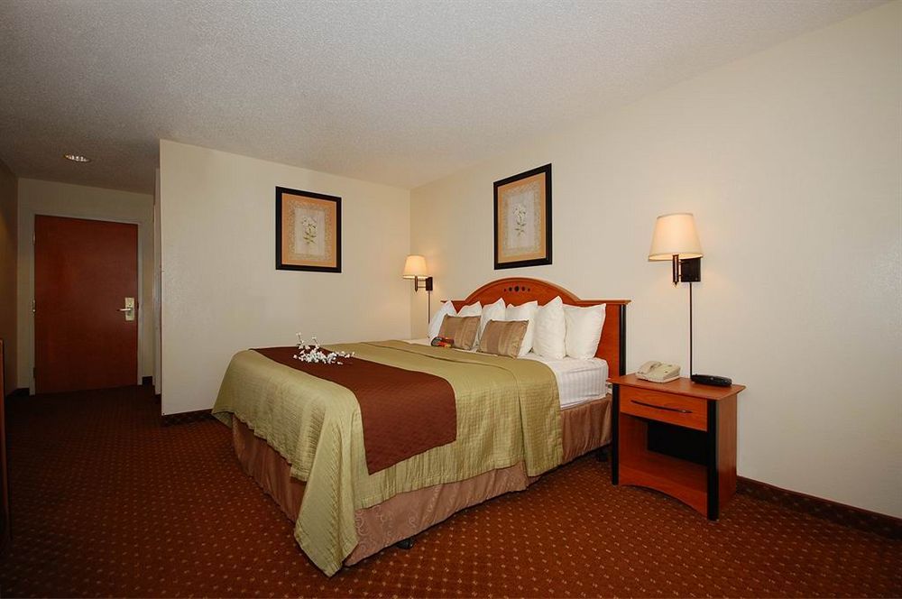 Baymont By Wyndham Hinesville Fort Stewart Area Екстер'єр фото
