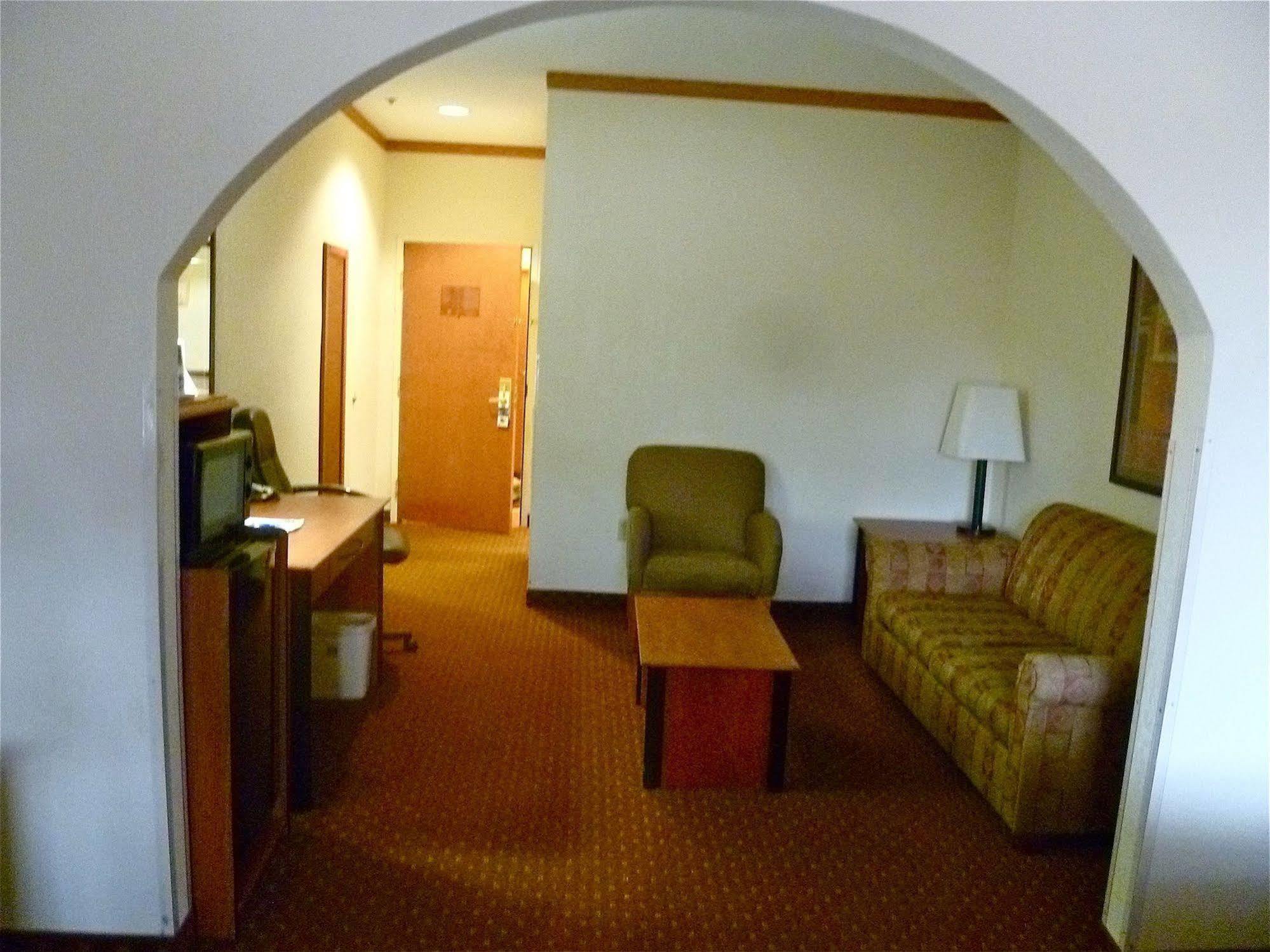 Baymont By Wyndham Hinesville Fort Stewart Area Екстер'єр фото