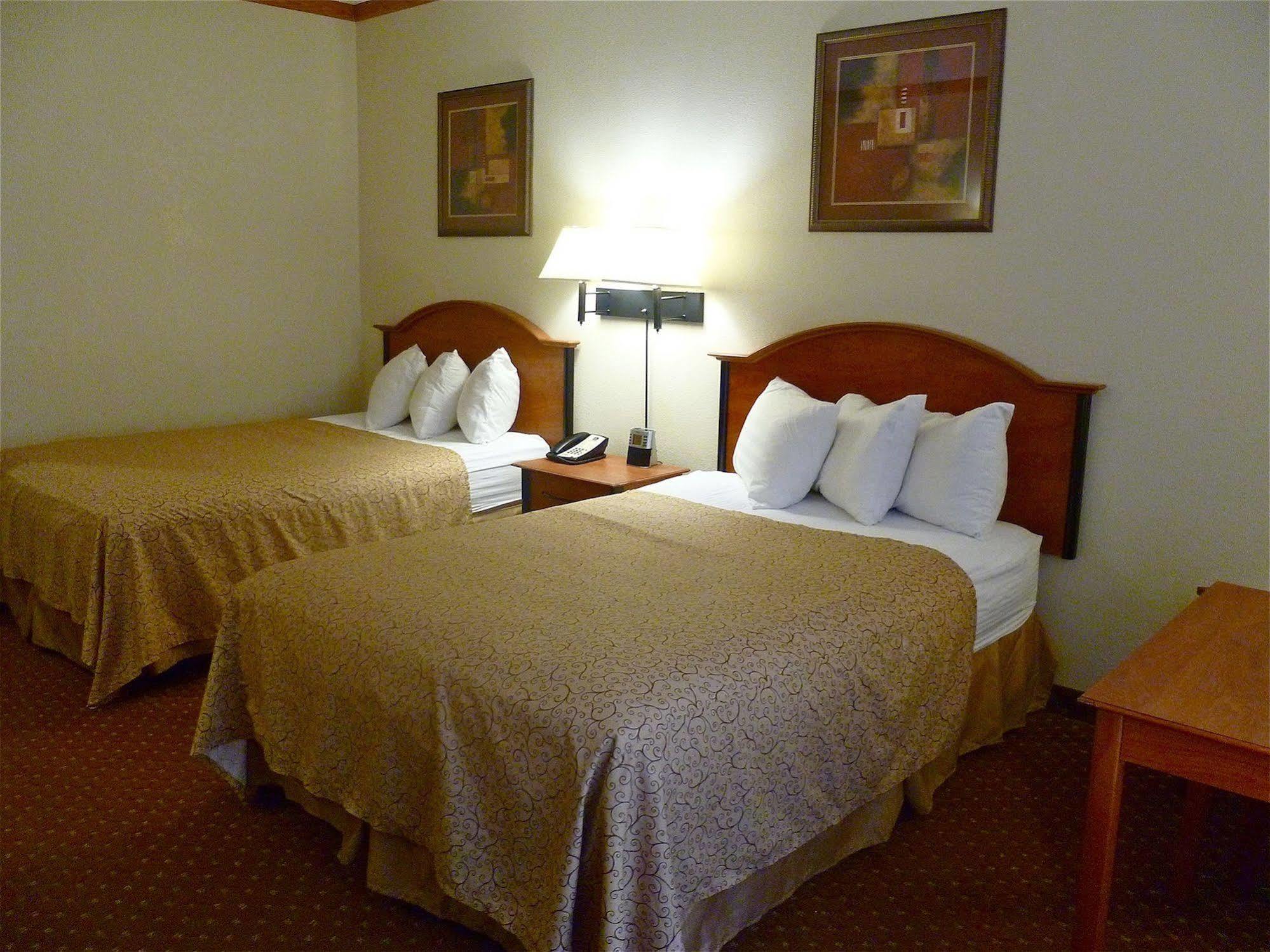 Baymont By Wyndham Hinesville Fort Stewart Area Екстер'єр фото