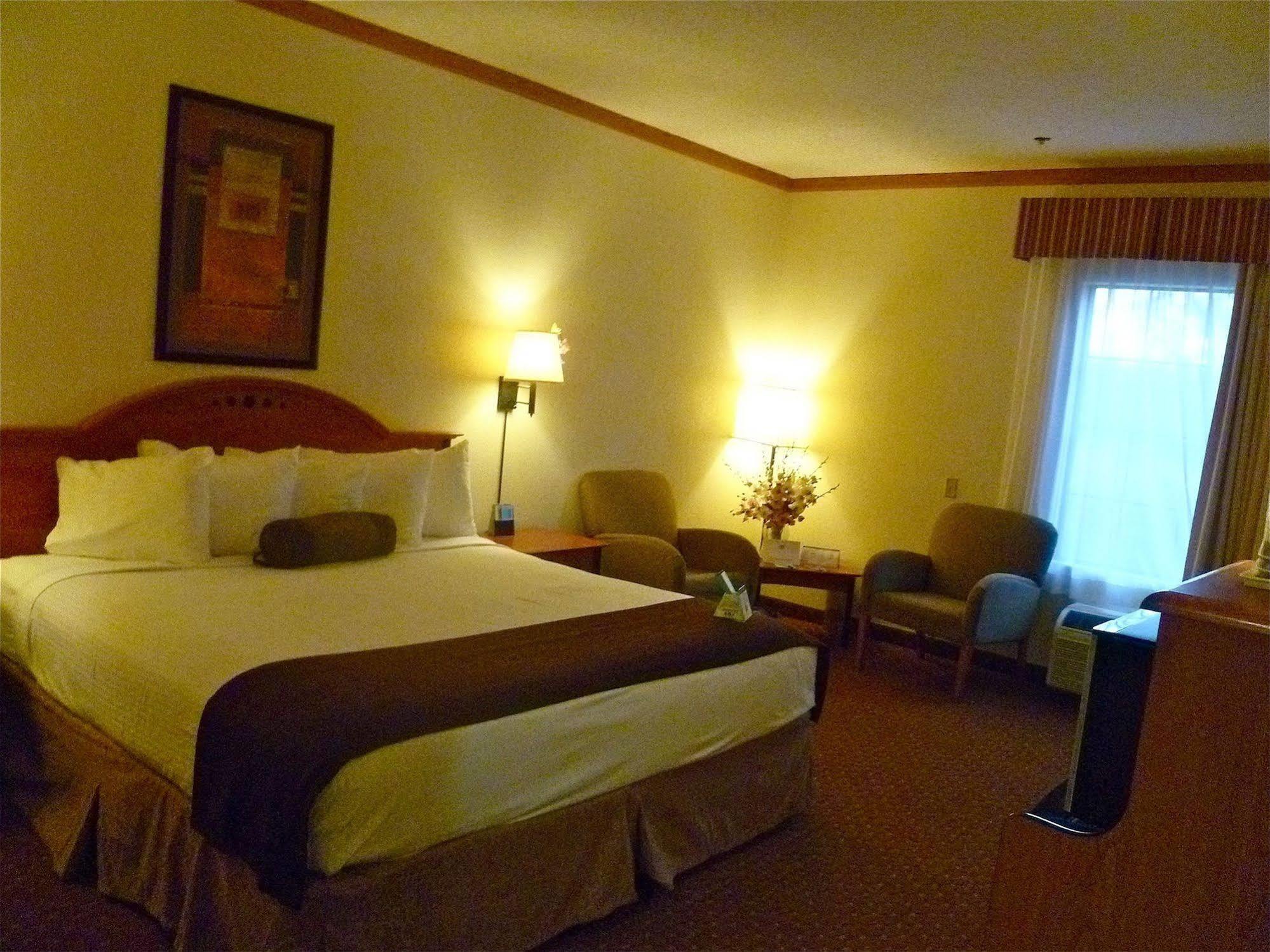 Baymont By Wyndham Hinesville Fort Stewart Area Екстер'єр фото