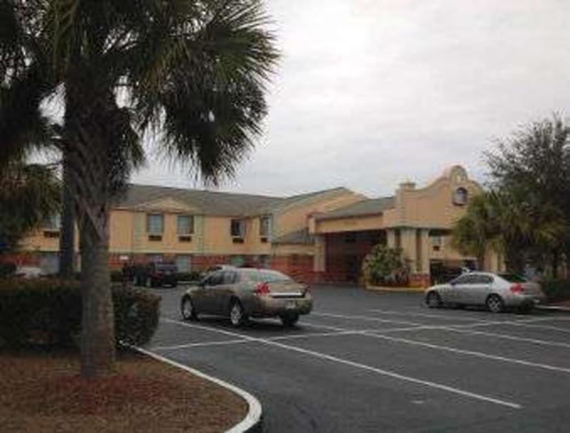 Baymont By Wyndham Hinesville Fort Stewart Area Екстер'єр фото