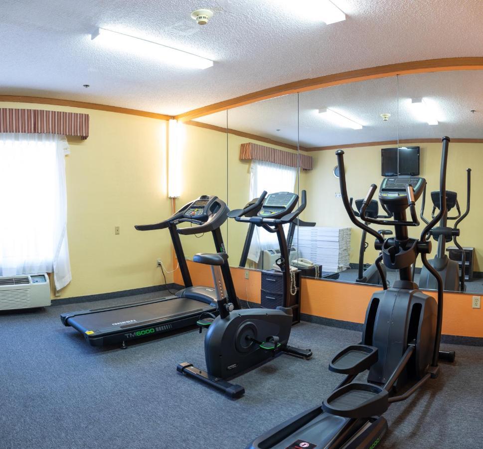 Baymont By Wyndham Hinesville Fort Stewart Area Екстер'єр фото